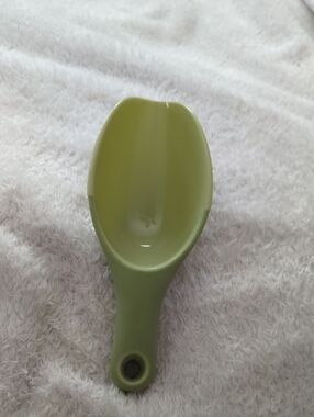 Green Silicone Scoop Spoon for Kitchen and Serving